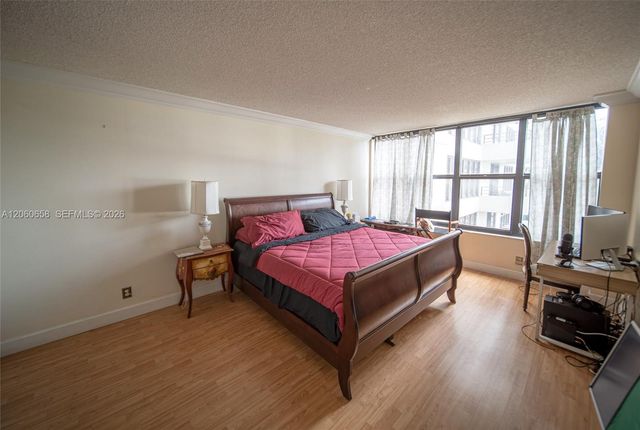 2500 Parkview Dr 517, Hallandale Beach, FL 33009