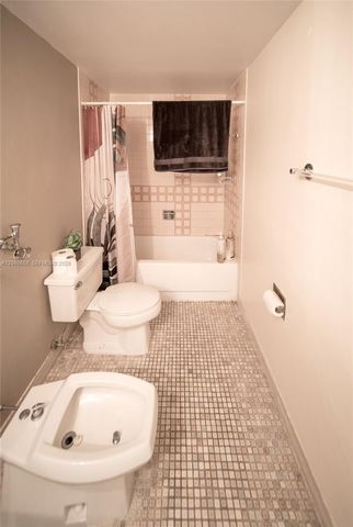 2500 Parkview Dr 517, Hallandale Beach, FL 33009