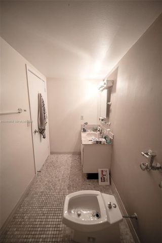 2500 Parkview Dr 517, Hallandale Beach, FL 33009