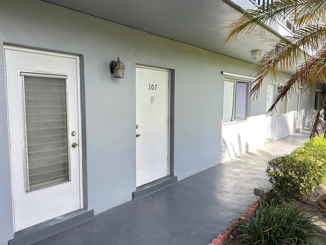 515 S Crescent Drive 107, Hollywood, FL 33021