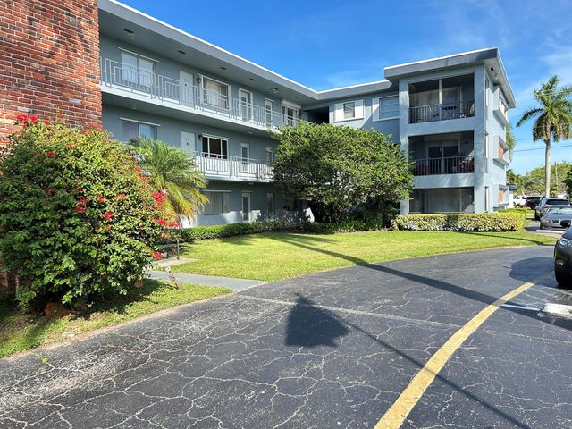 515 S Crescent Drive 107, Hollywood, FL 33021