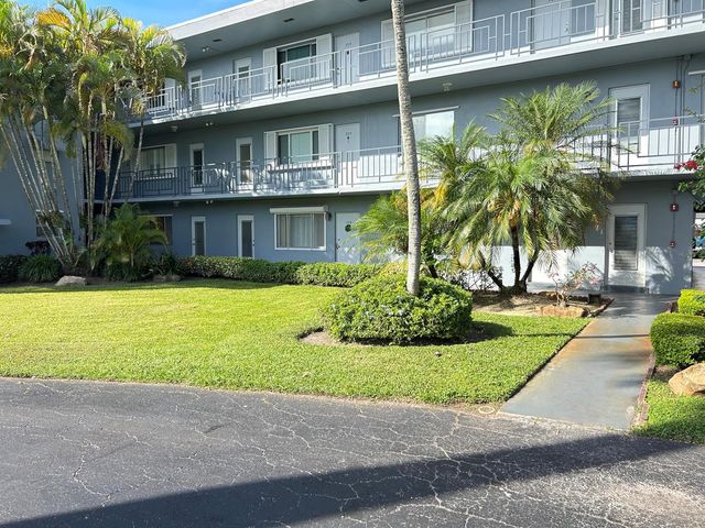 515 S Crescent Drive 107, Hollywood, FL 33021