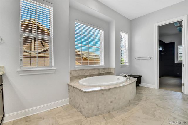 15817 Esprit Run, Broomfield, CO 80023