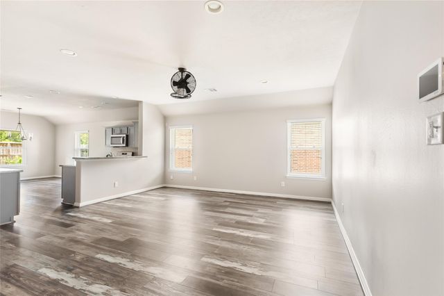 10331 Whisper Bluff Drive, Humble, TX 77396