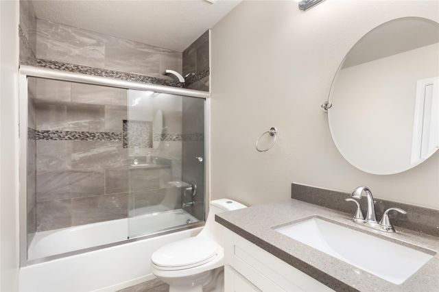 10331 Whisper Bluff Drive, Humble, TX 77396