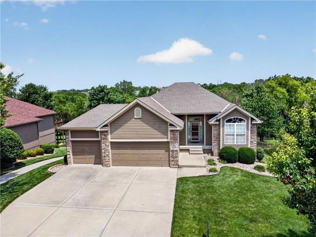 10141 N Lane Drive, Kansas City, MO 64157