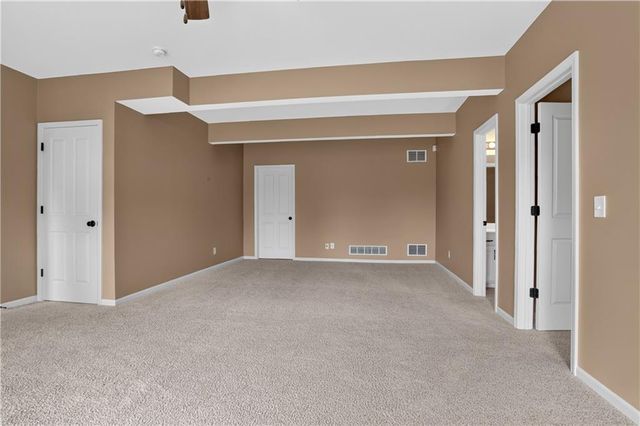 10141 N Lane Drive, Kansas City, MO 64157