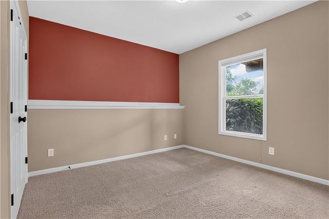 10141 N Lane Drive, Kansas City, MO 64157
