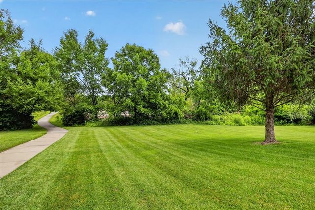 10141 N Lane Drive, Kansas City, MO 64157