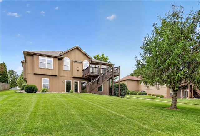 10141 N Lane Drive, Kansas City, MO 64157