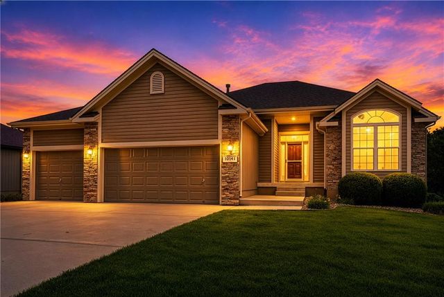 10141 N Lane Drive, Kansas City, MO 64157