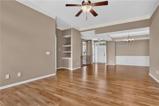 10141 N Lane Drive, Kansas City, MO 64157
