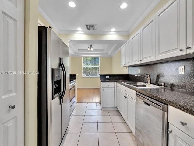 858 NW 170th Ter 858, Pembroke Pines, FL 33028