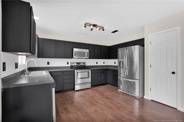 225 Valley Oak Drive, Bunnlevel, NC 28323