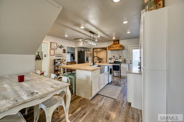 3275 E 650 N, Menan, ID 83434