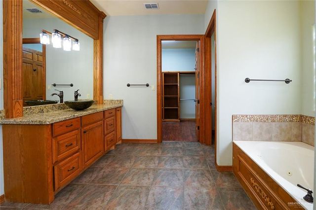 3900 Cosentino Drive, Edinburg, TX 78541