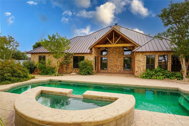 3900 Cosentino Drive, Edinburg, TX 78541