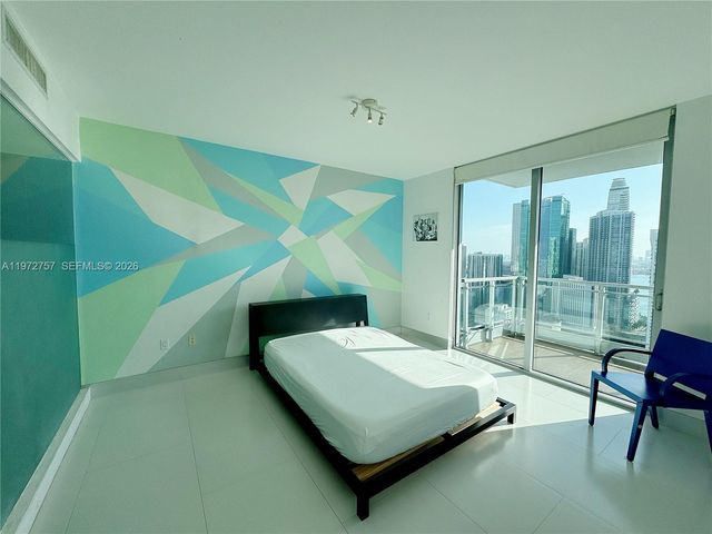 92 SW 3rd St 3912, Miami, FL 33130