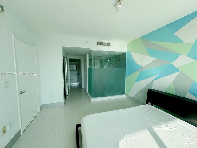 92 SW 3rd St 3912, Miami, FL 33130