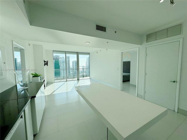 92 SW 3rd St 3912, Miami, FL 33130