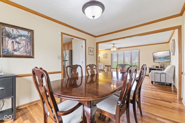 957 Sleepy Hollow Court, Greenwood, IN 46142