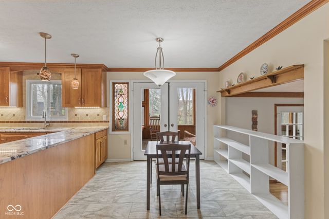 957 Sleepy Hollow Court, Greenwood, IN 46142