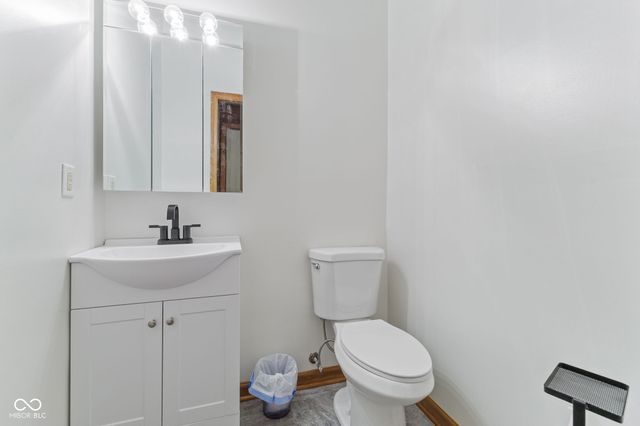 957 Sleepy Hollow Court, Greenwood, IN 46142