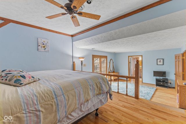 957 Sleepy Hollow Court, Greenwood, IN 46142