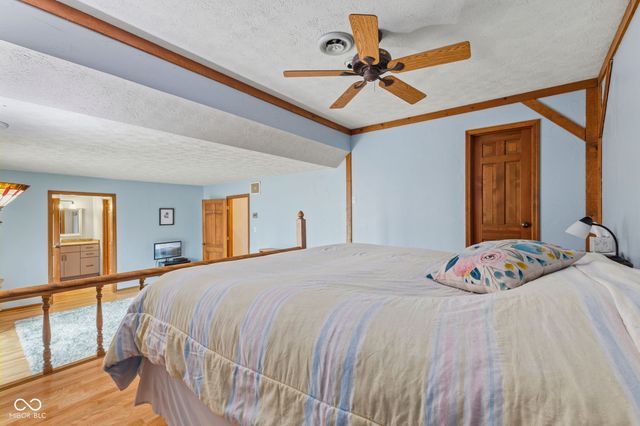 957 Sleepy Hollow Court, Greenwood, IN 46142