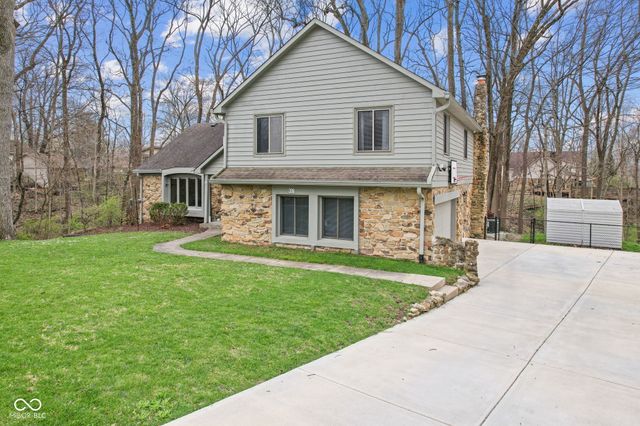 957 Sleepy Hollow Court, Greenwood, IN 46142