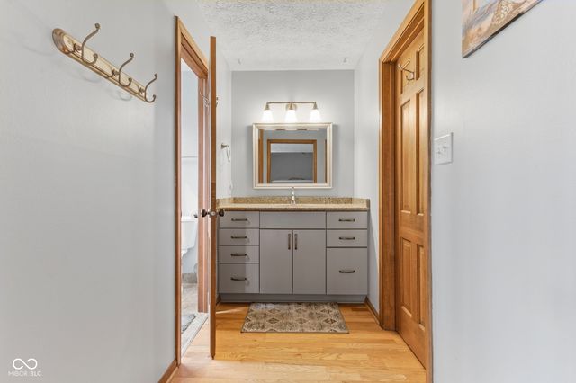 957 Sleepy Hollow Court, Greenwood, IN 46142