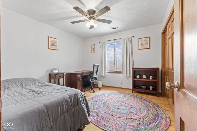 957 Sleepy Hollow Court, Greenwood, IN 46142