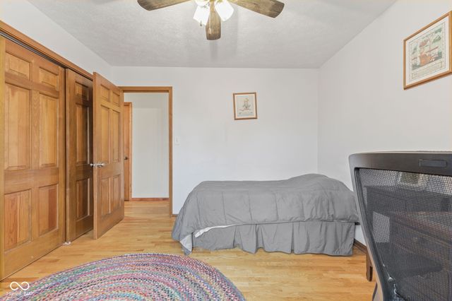 957 Sleepy Hollow Court, Greenwood, IN 46142