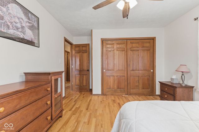 957 Sleepy Hollow Court, Greenwood, IN 46142