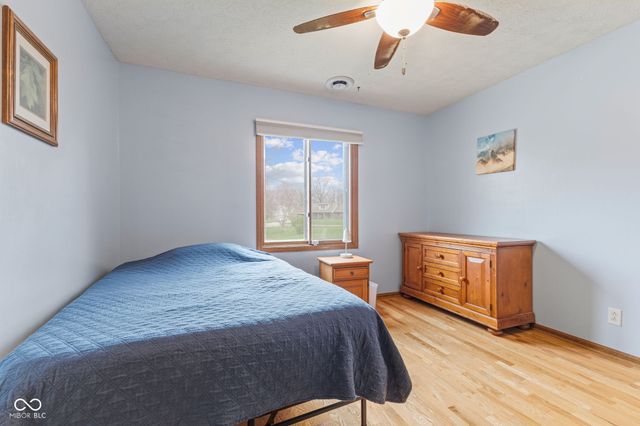 957 Sleepy Hollow Court, Greenwood, IN 46142