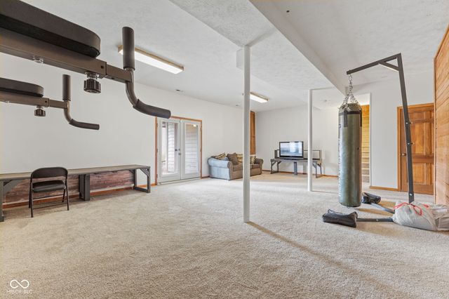 957 Sleepy Hollow Court, Greenwood, IN 46142