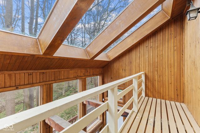 957 Sleepy Hollow Court, Greenwood, IN 46142