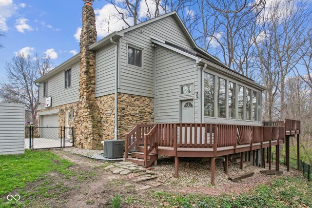 957 Sleepy Hollow Court, Greenwood, IN 46142