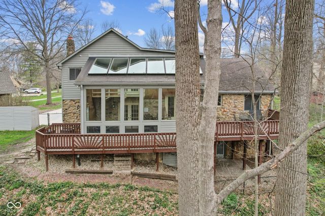 957 Sleepy Hollow Court, Greenwood, IN 46142