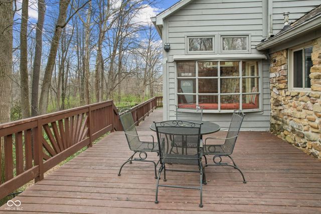 957 Sleepy Hollow Court, Greenwood, IN 46142