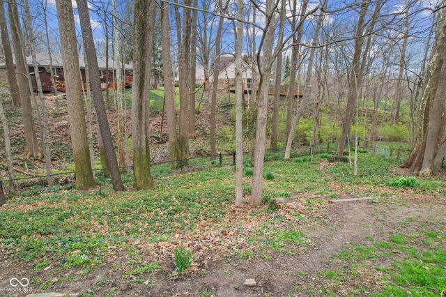 957 Sleepy Hollow Court, Greenwood, IN 46142