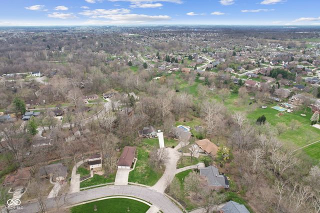 957 Sleepy Hollow Court, Greenwood, IN 46142