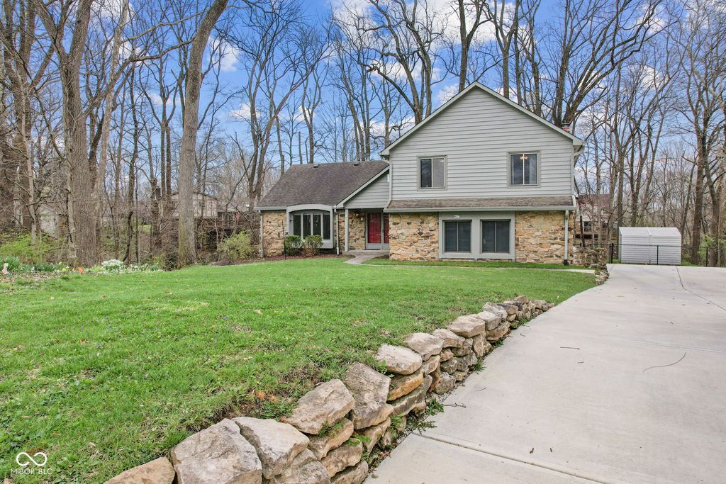 957 Sleepy Hollow Court, Greenwood, IN 46142