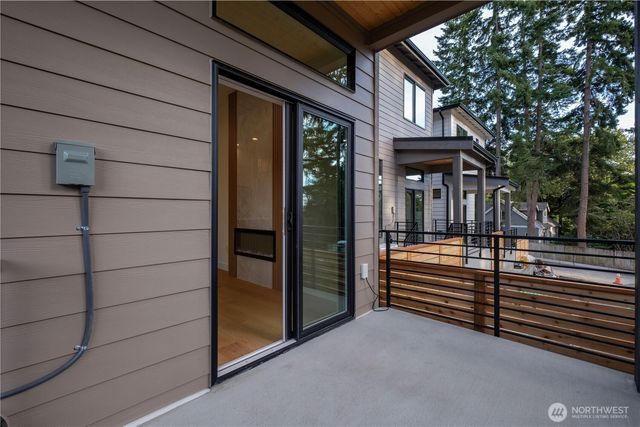 12327 80th Ave NE, Kirkland, WA 98034