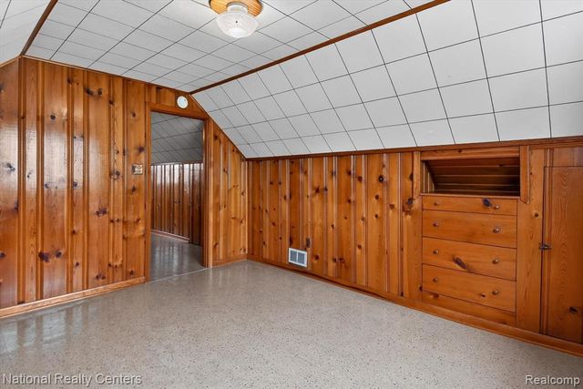 25534 Mackinac Street, Roseville, MI 48066