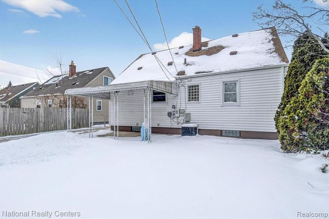 25534 Mackinac Street, Roseville, MI 48066