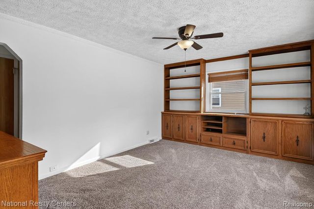 25534 Mackinac Street, Roseville, MI 48066