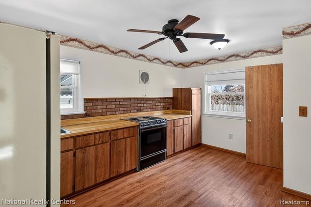 25534 Mackinac Street, Roseville, MI 48066