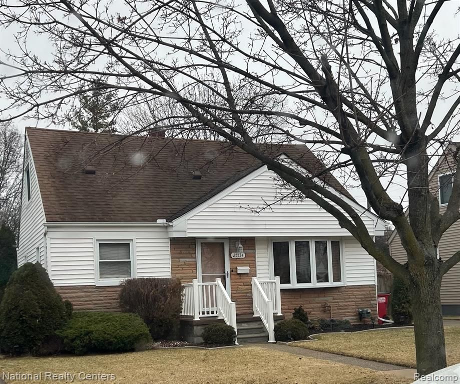 25534 Mackinac Street, Roseville, MI 48066