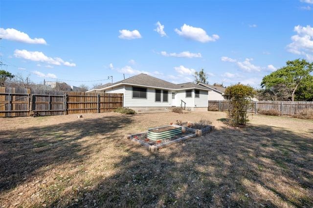 1900 Ireland DR, Leander, TX 78641